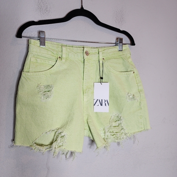 NWT Zara Lime Green Denim Distressed Cutoff Shorts women's size 6 - Picture 1 of 13